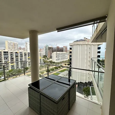 Beachside Luxe 1br: New & Chic