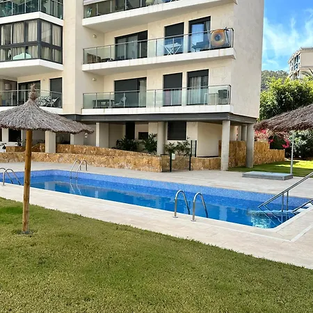 Beachside Luxe 1br: New & Chic Benidorm
