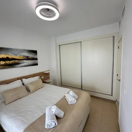 דירה Beachside Luxe 1br: New & Chic *