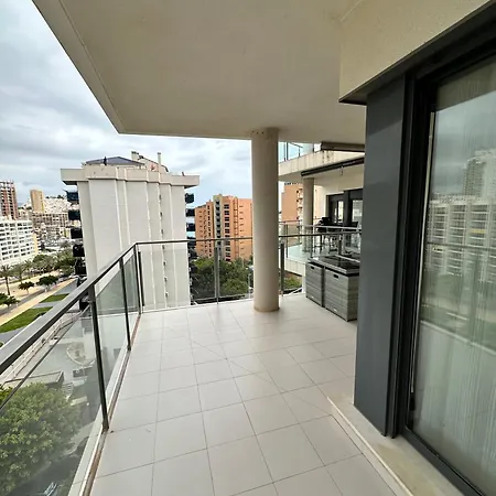 Beachside Luxe 1br: New & Chic דירה *